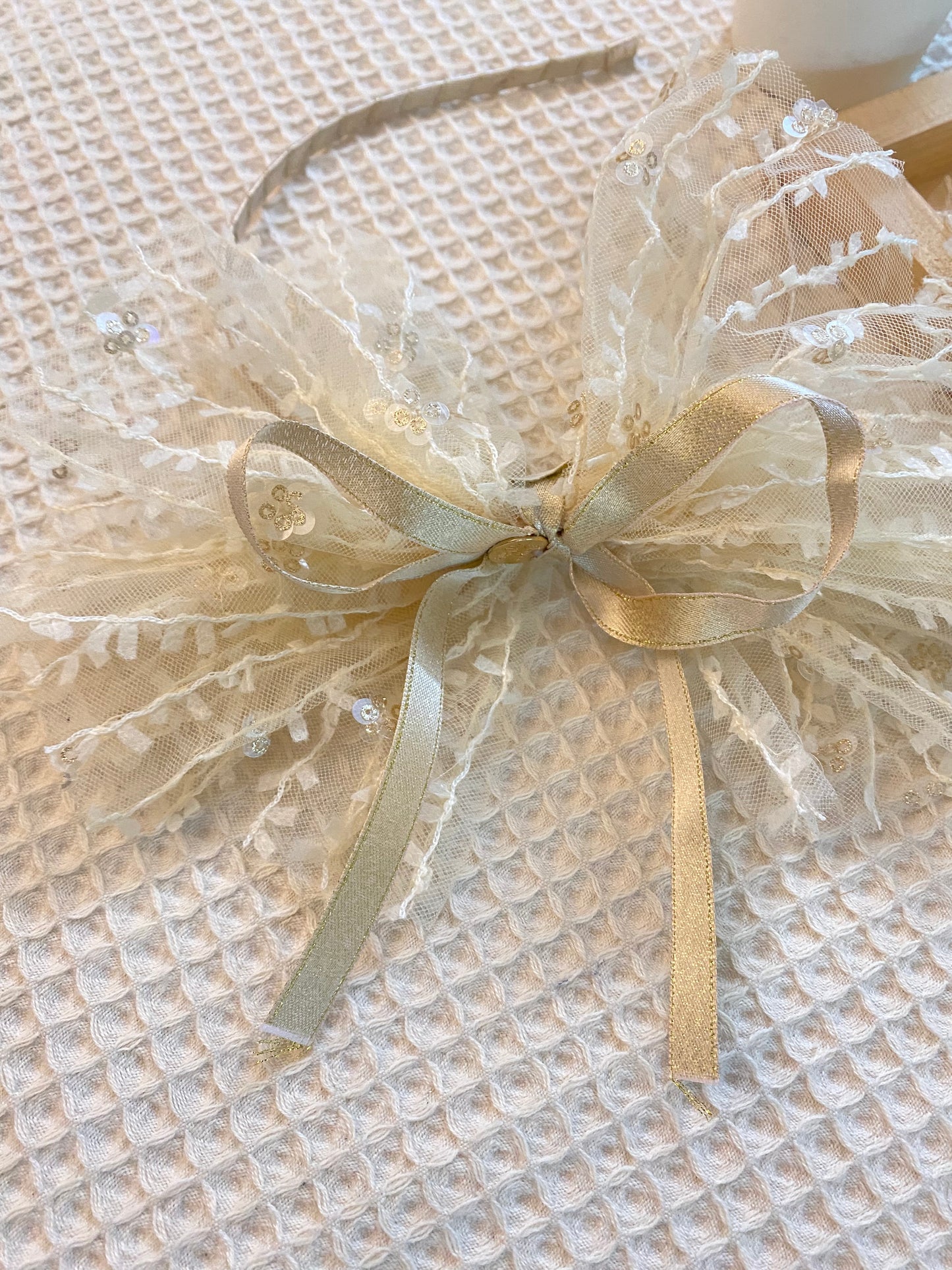 Sheer bow Hair band