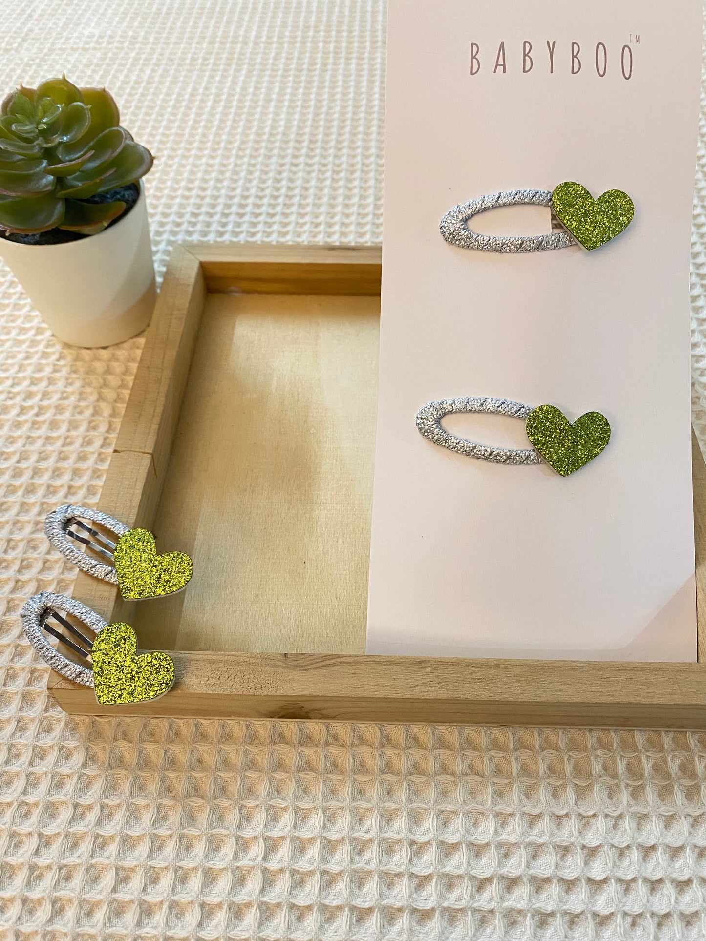 Glitter heart clip set