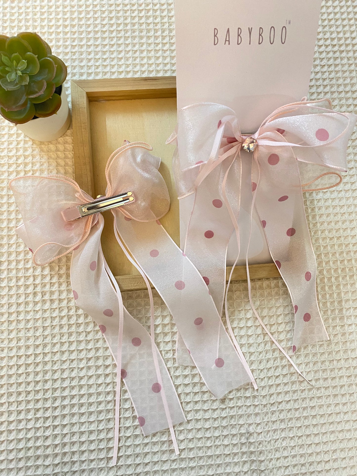 Polka bow clip