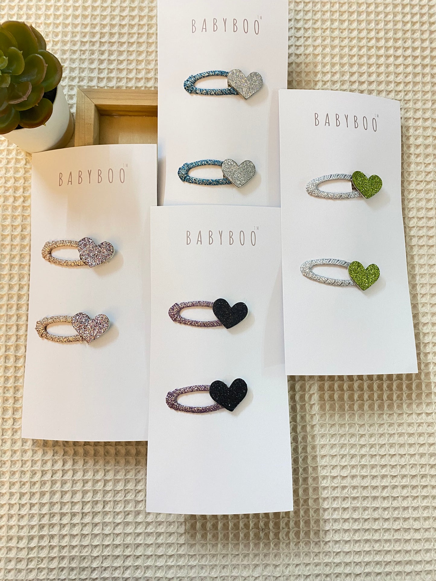Glitter heart clip set