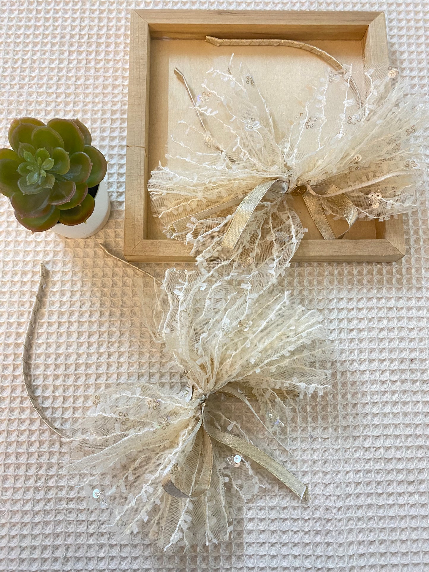 Sheer bow Hair band