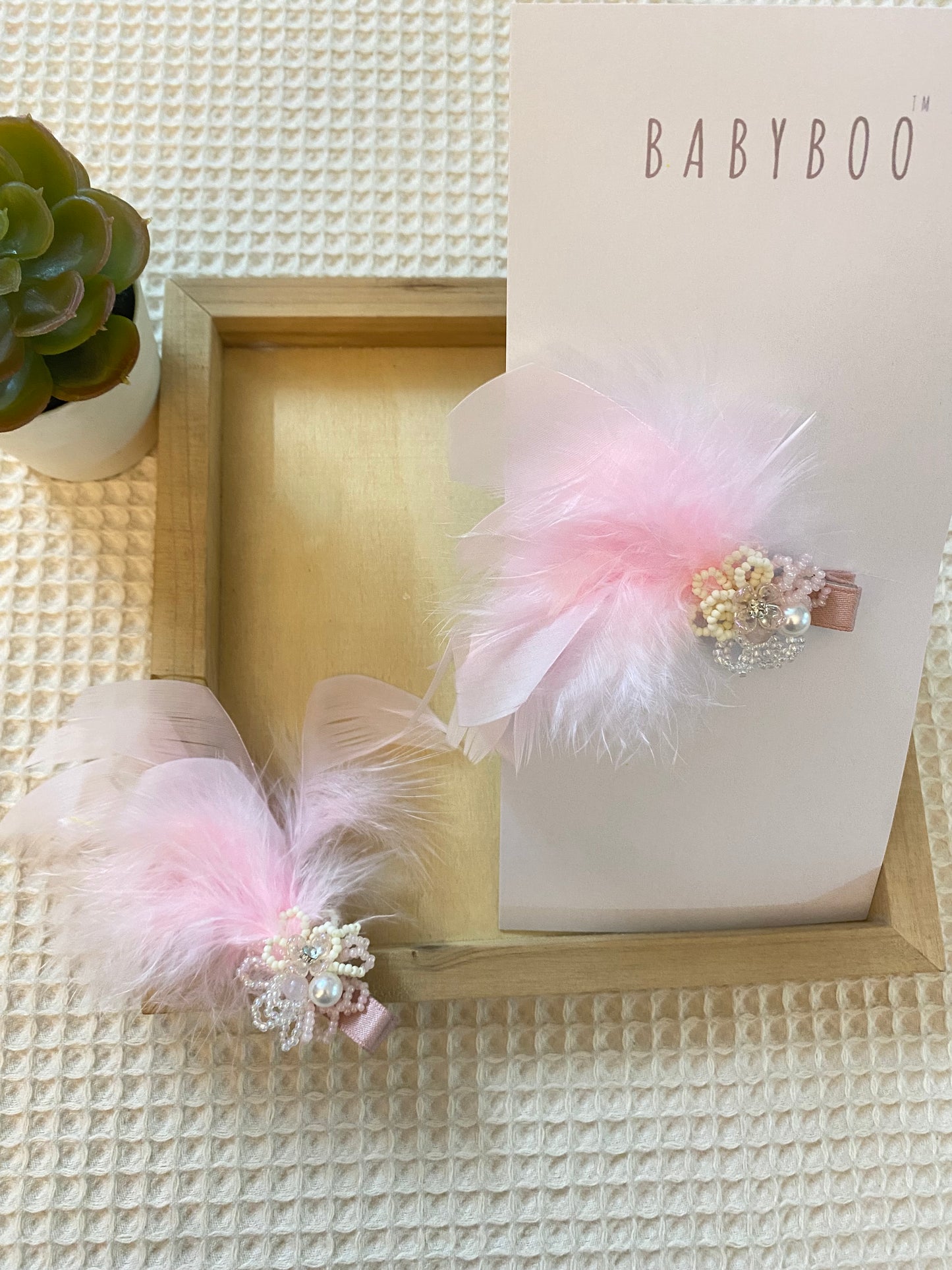 Victoria hair clip