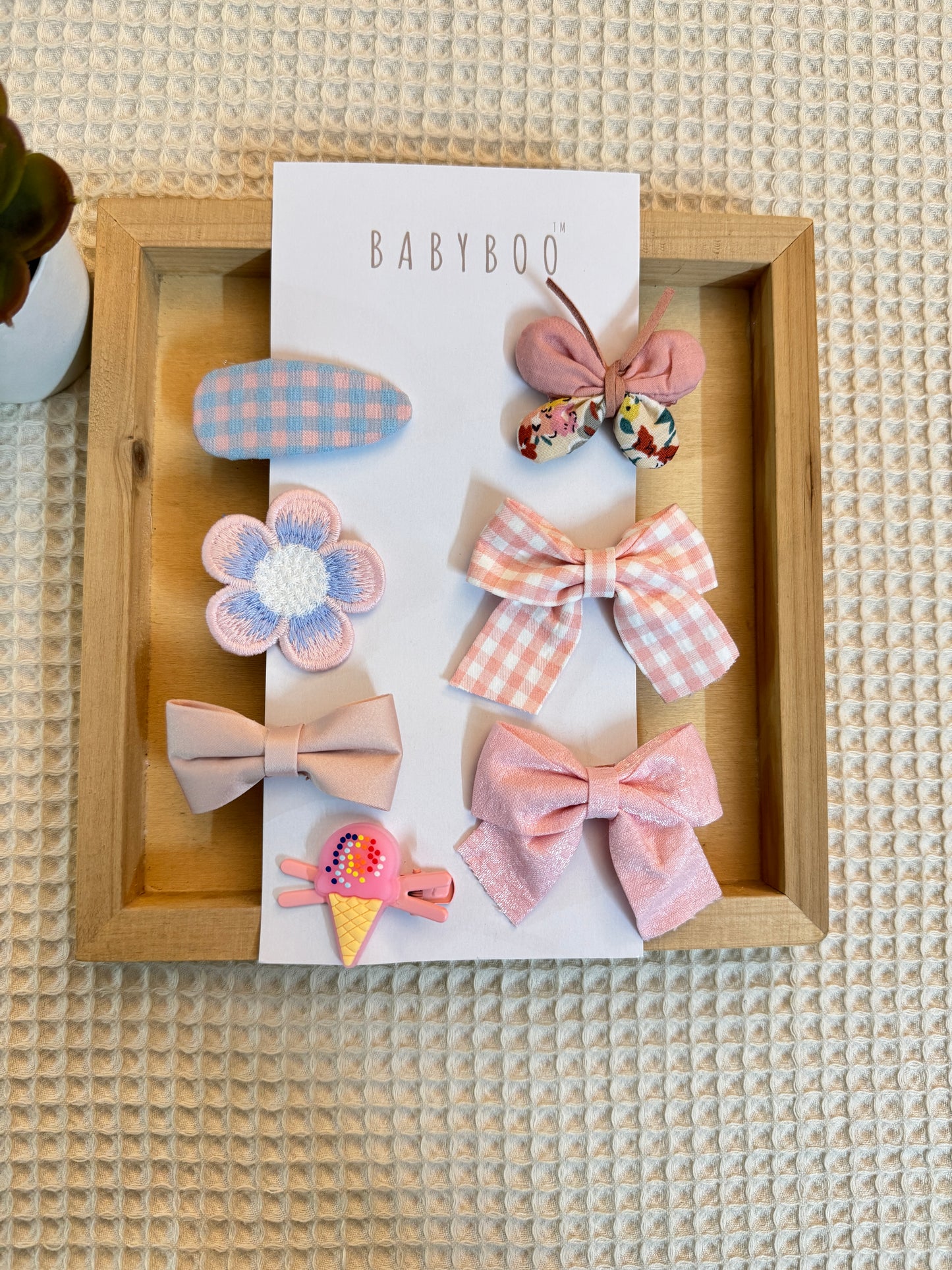 Checker clip set