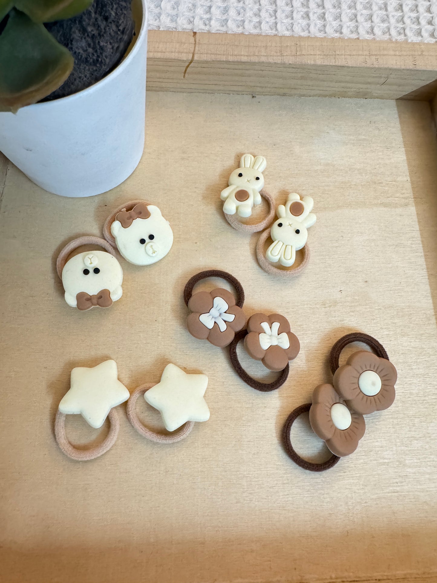 Latte hair bands