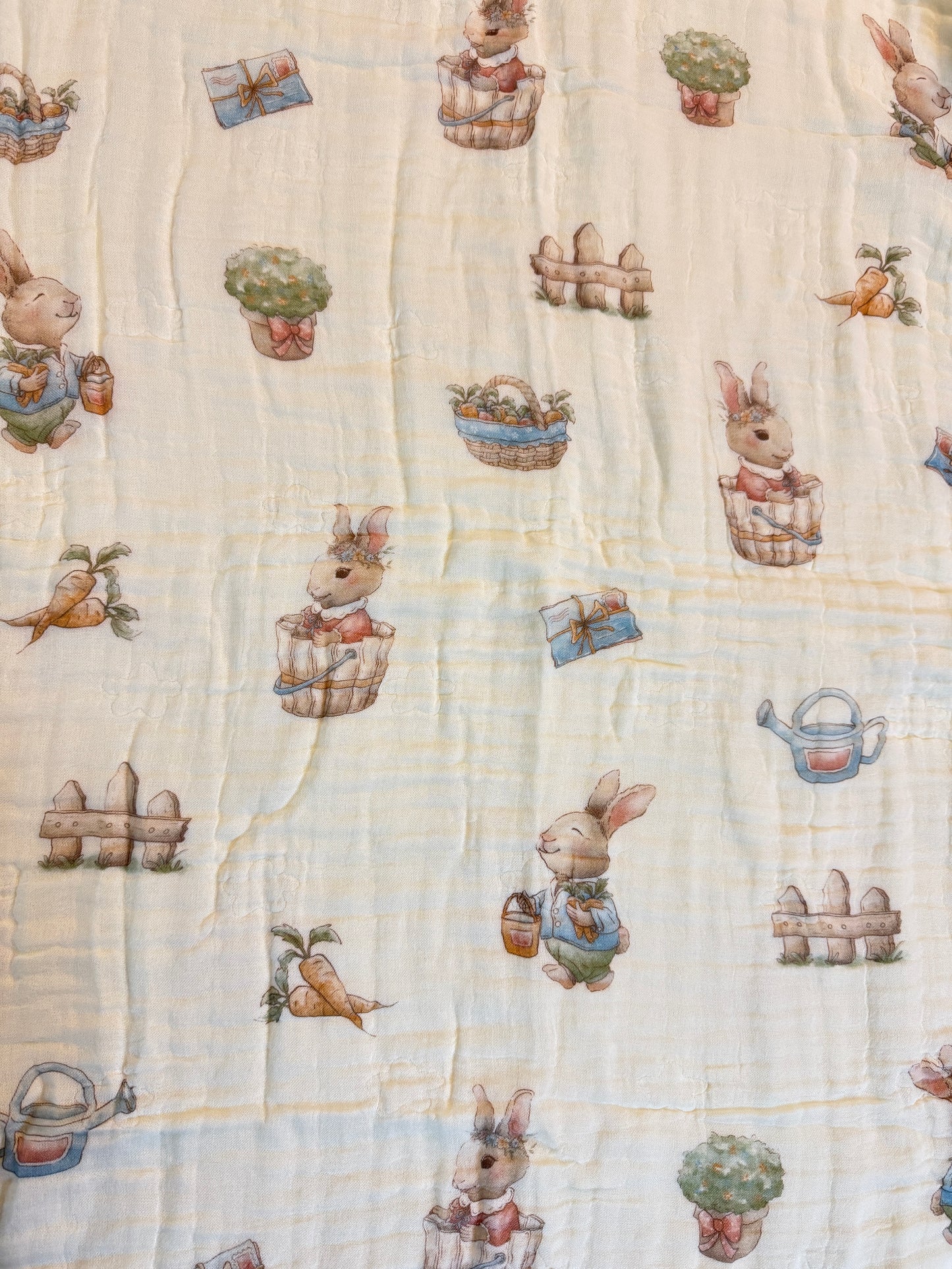 Wiggle muslin blanket