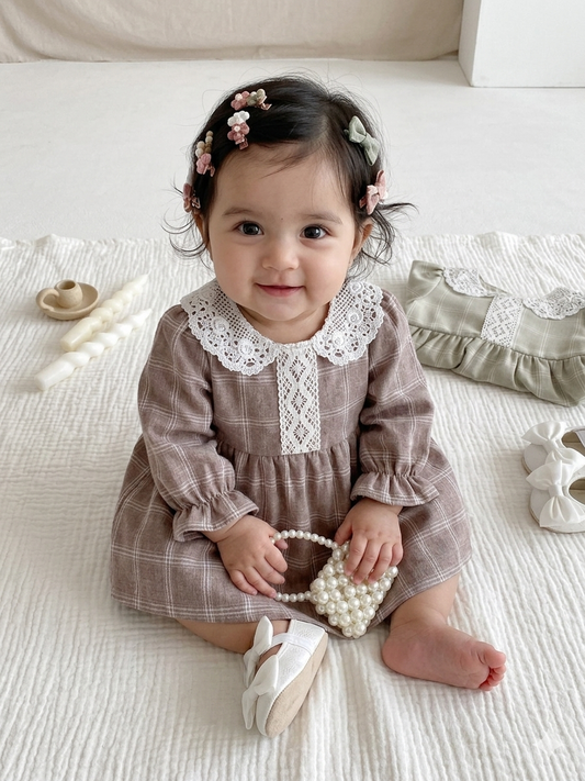 Lacey texti dress