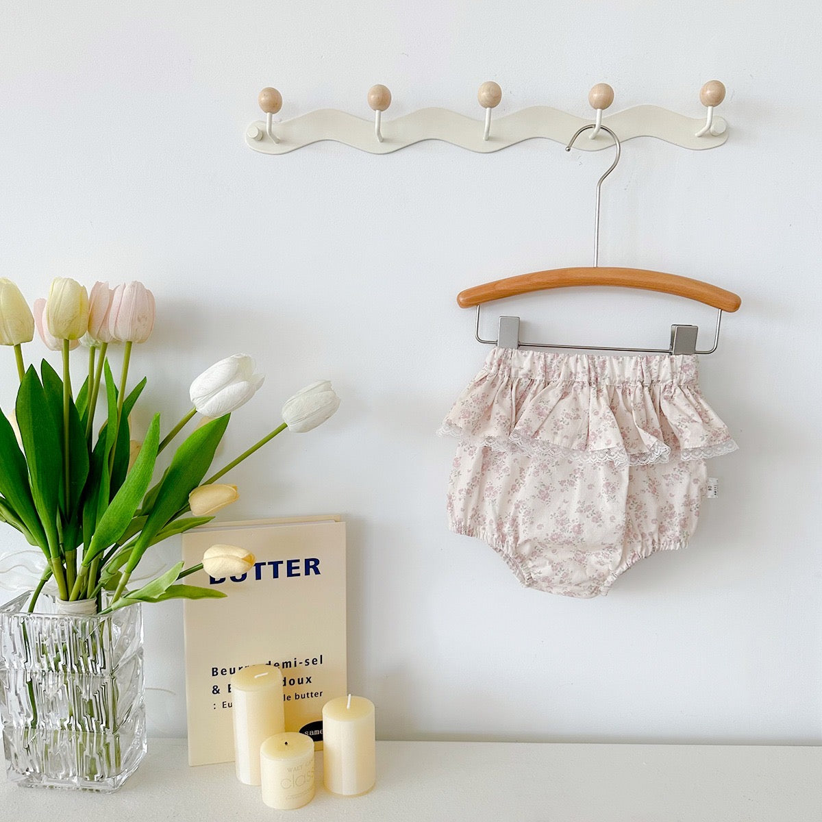 Benign floral set