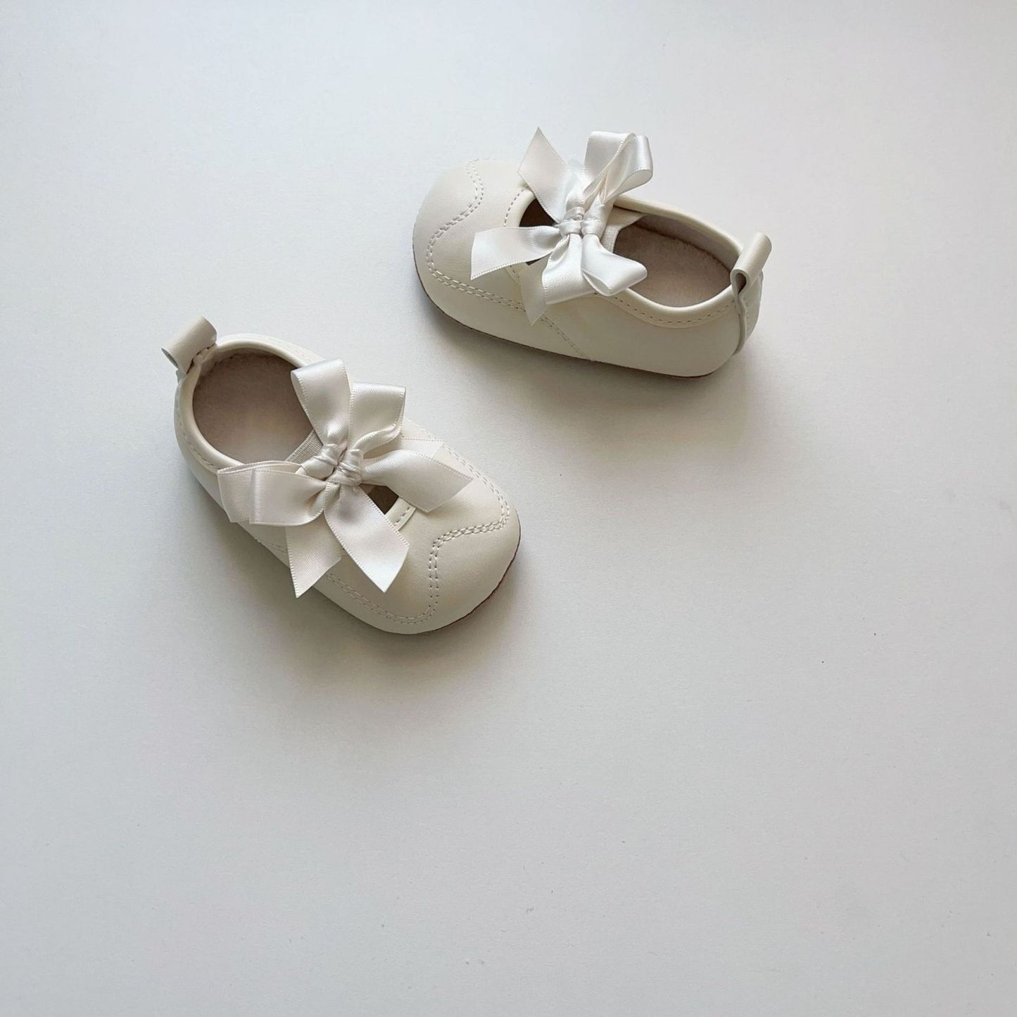 Duo bow shoes